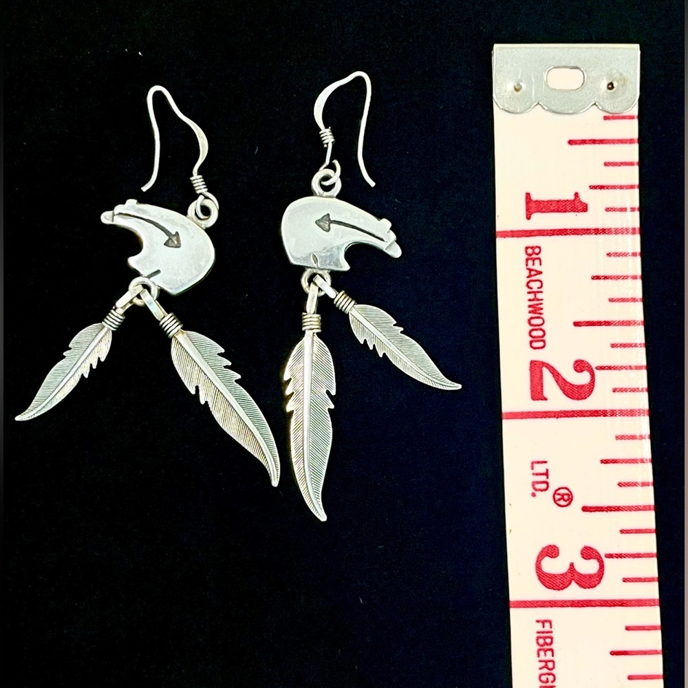 Vintage Sterling silver Zuni Bear with Feather Dangle Earrings - Picture 2 of 2